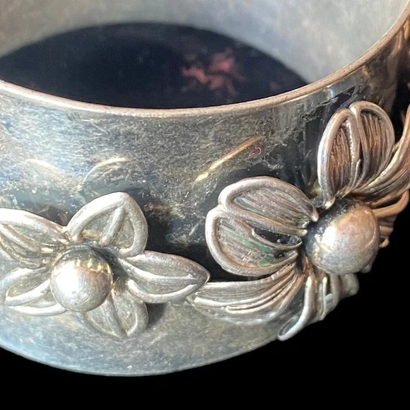 Vintage Floral Silver Toned Cuff Bracelet - Picture 6 of 13